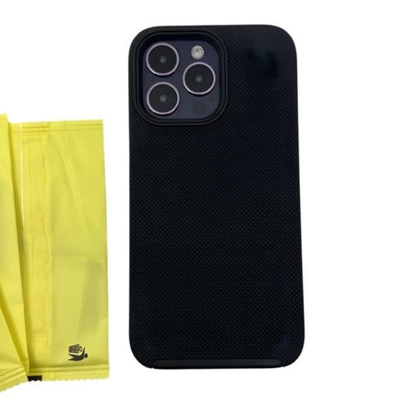 iPhone 14 Pro Max Defense: Military-Grade Case, 3 Screen & 3 Camera Protectors & - Picture 4 of 5